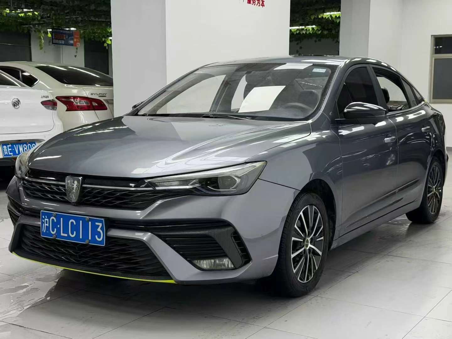 Roewe i5