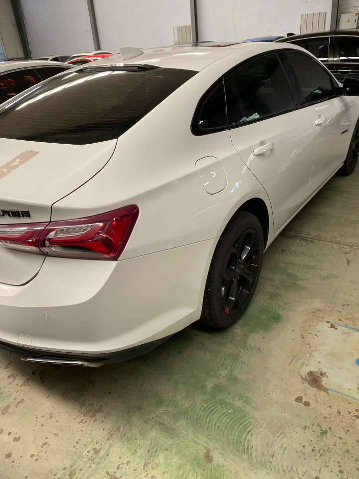 Chevrolet Malibu XL 2.0T High Trim 4