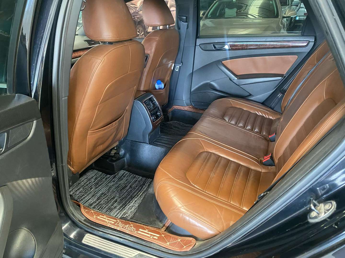 Volkswagen Passat 3.0L V6 5
