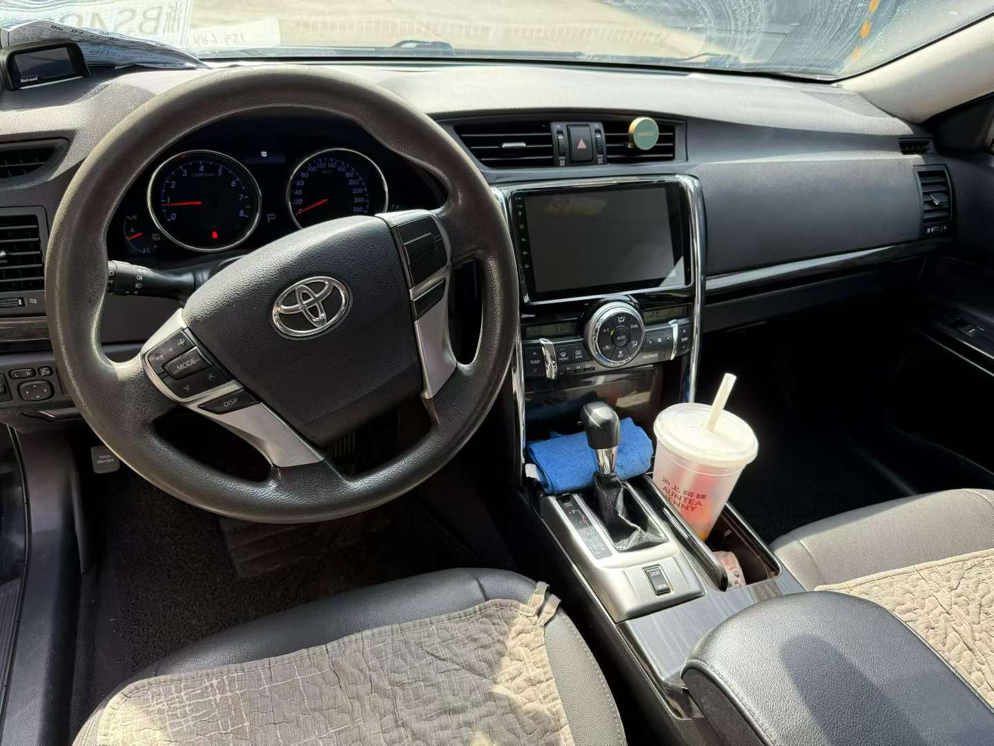 Toyota Reiz 4