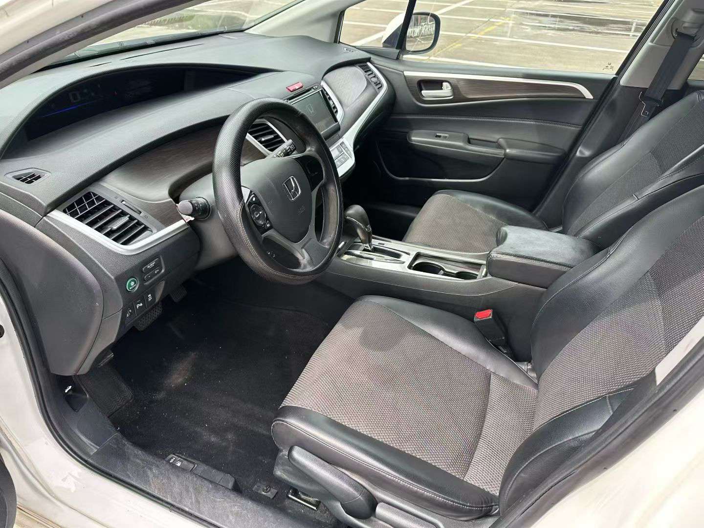 Honda Jade 1.8L 5-Seat Automatic Elite Edition 4
