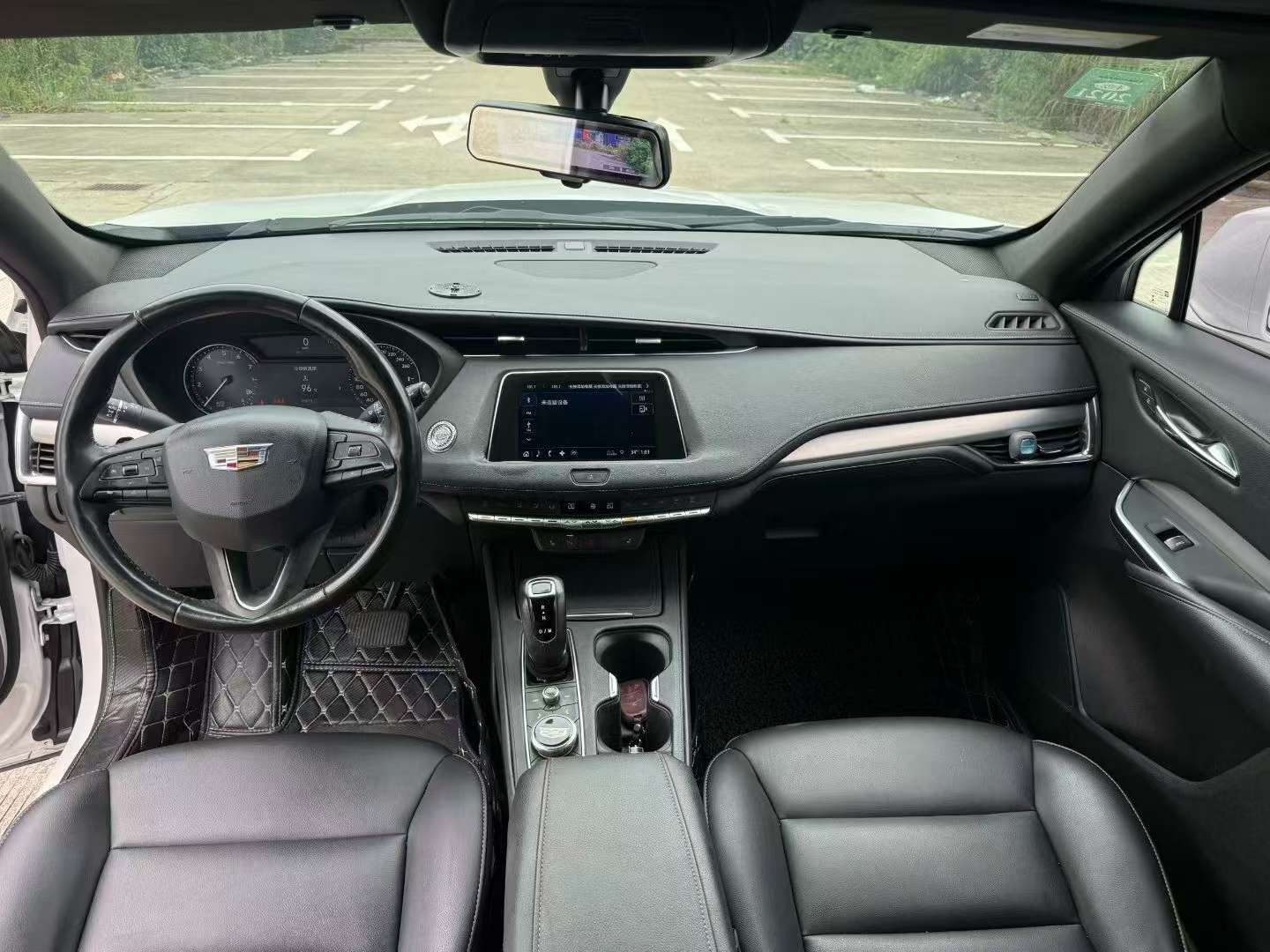 Cadillac XT4 28T FWD Luxury 9