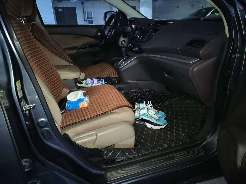 Honda CR-V 2.0L Automatic No Sunroof 4