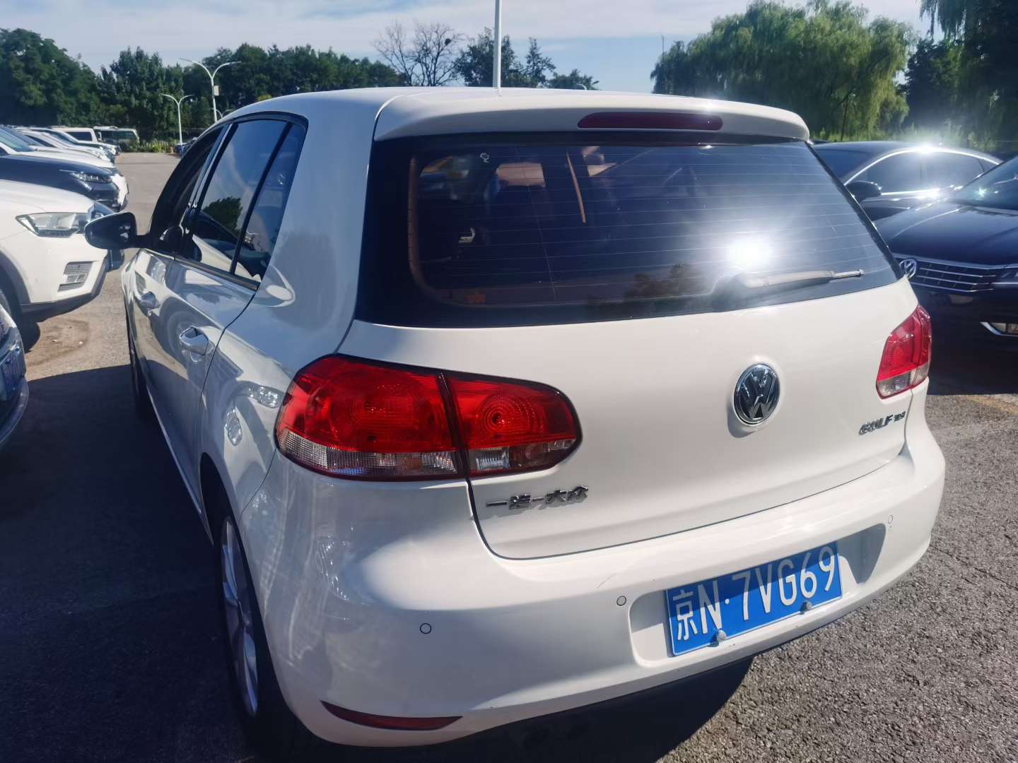 Volkswagen Golf 1.4T Automatic Sunroof Edition 4