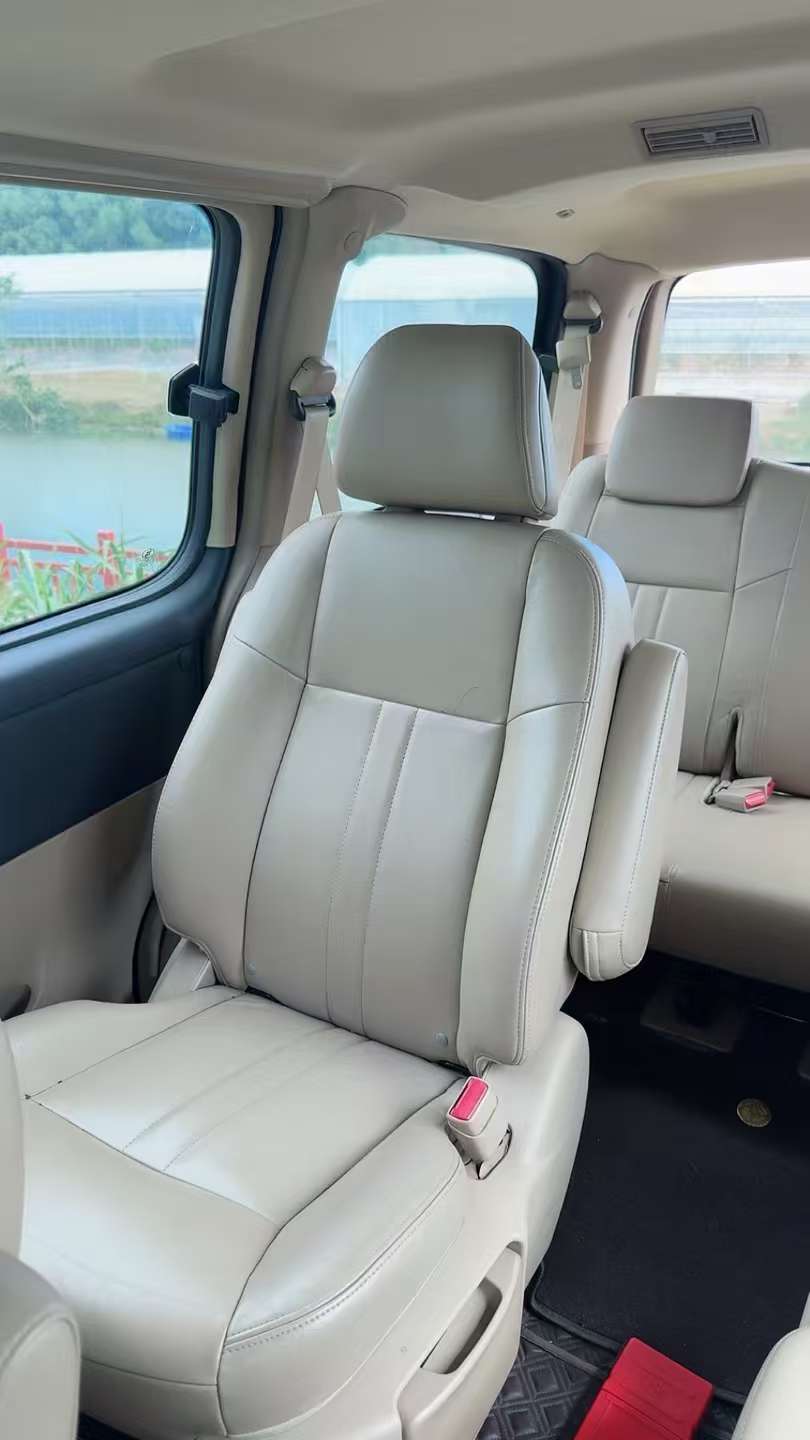 Buick GL8 2.4L Automatic Sunroof 6