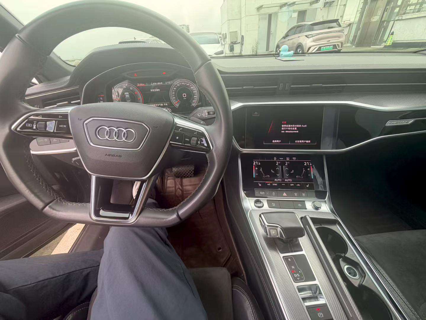 Audi A6L 3.0T 55 quattro Prestige Dynamic 4