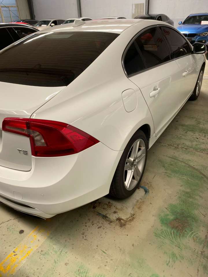 Volvo S60 2.0T High Trim 5