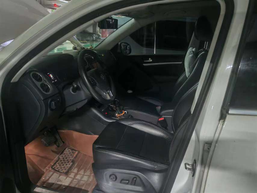 Volkswagen Tiguan 1.8T 4WD Luxury Edition 3