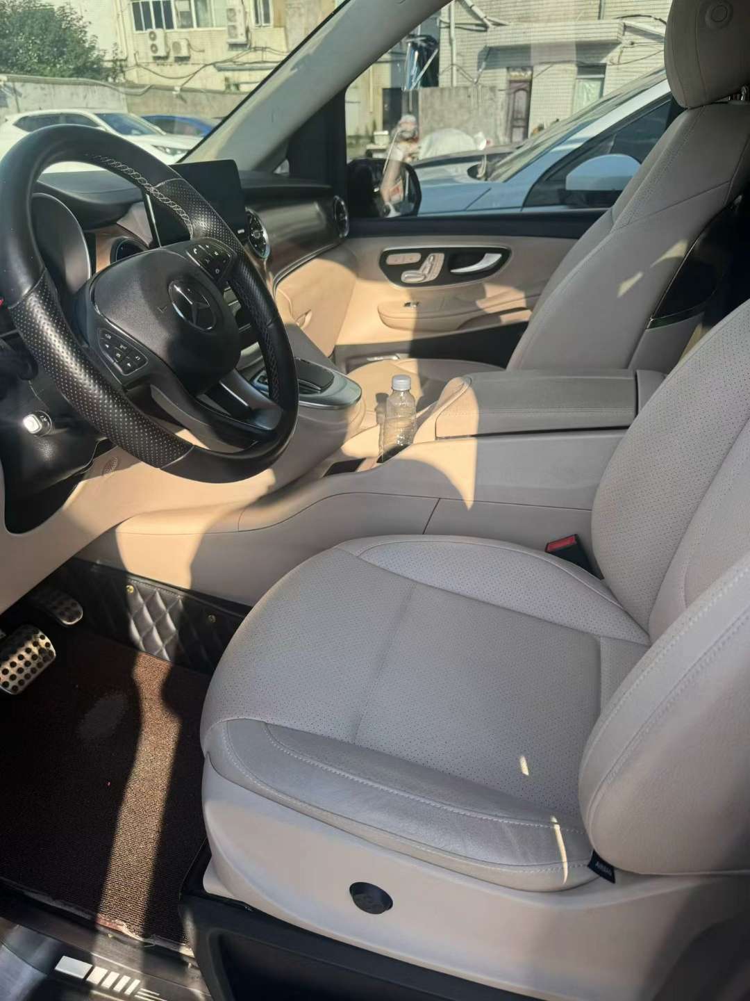 Mercedes-Benz V260L Prestige Long Wheelbase 5