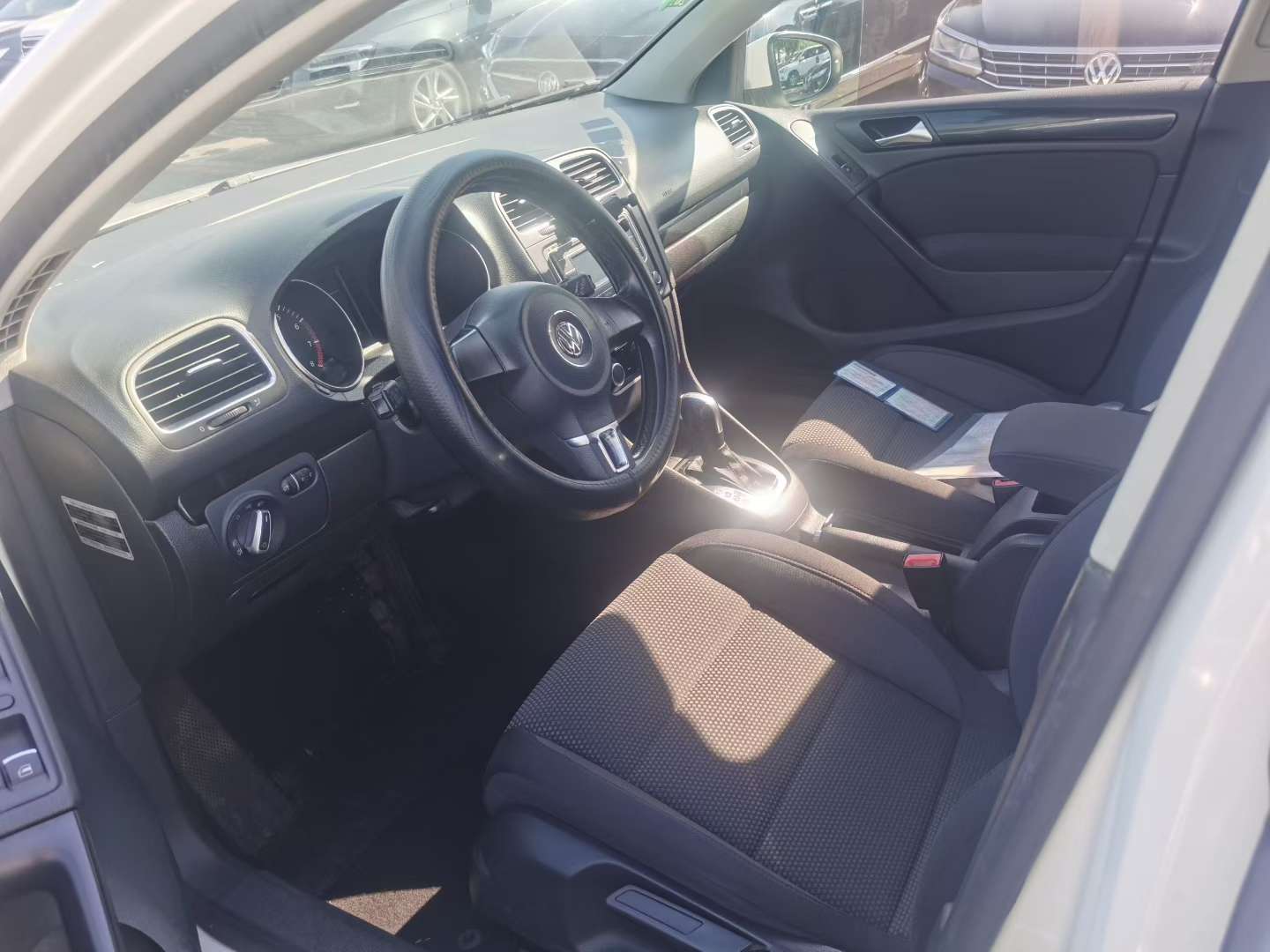 Volkswagen Golf 1.4T Automatic Sunroof Edition 2