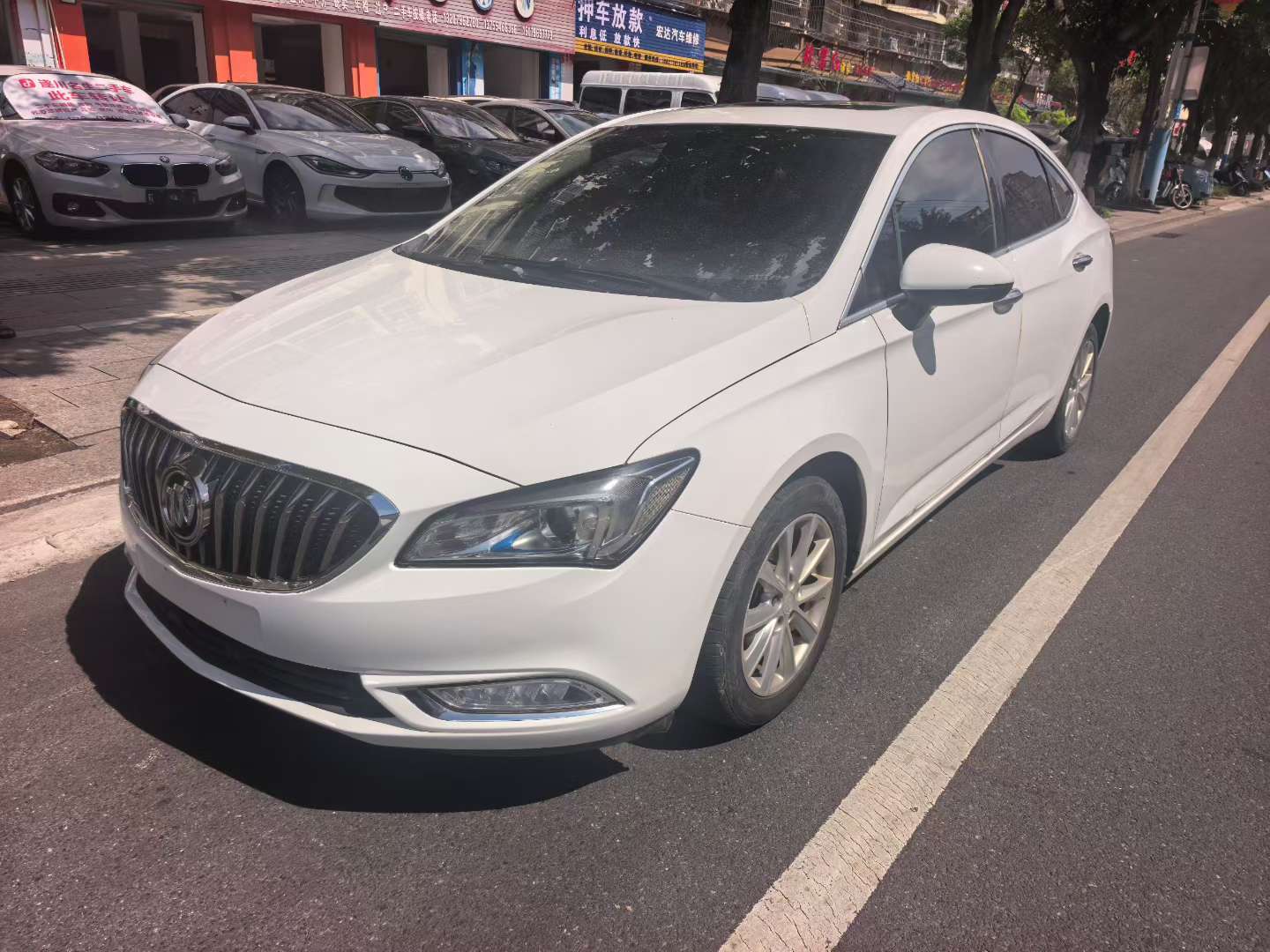 Buick Verano 1.5T Automatic 3