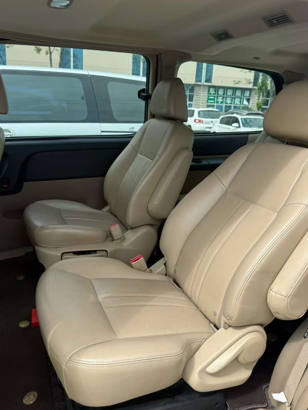 Buick GL8 2.4L Automatic Sunroof 4
