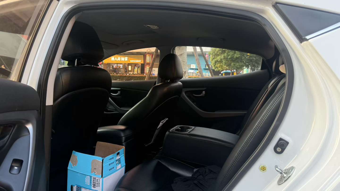 Hyundai Elantra 1.6L Automatic Limited 3