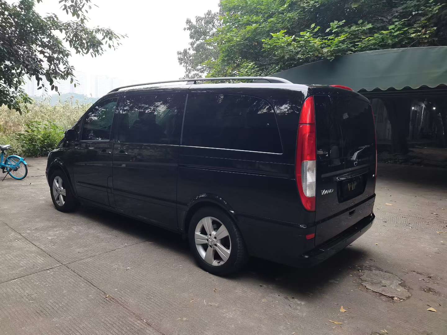 Mercedes-Benz Viano 2.5L Luxury Edition 4