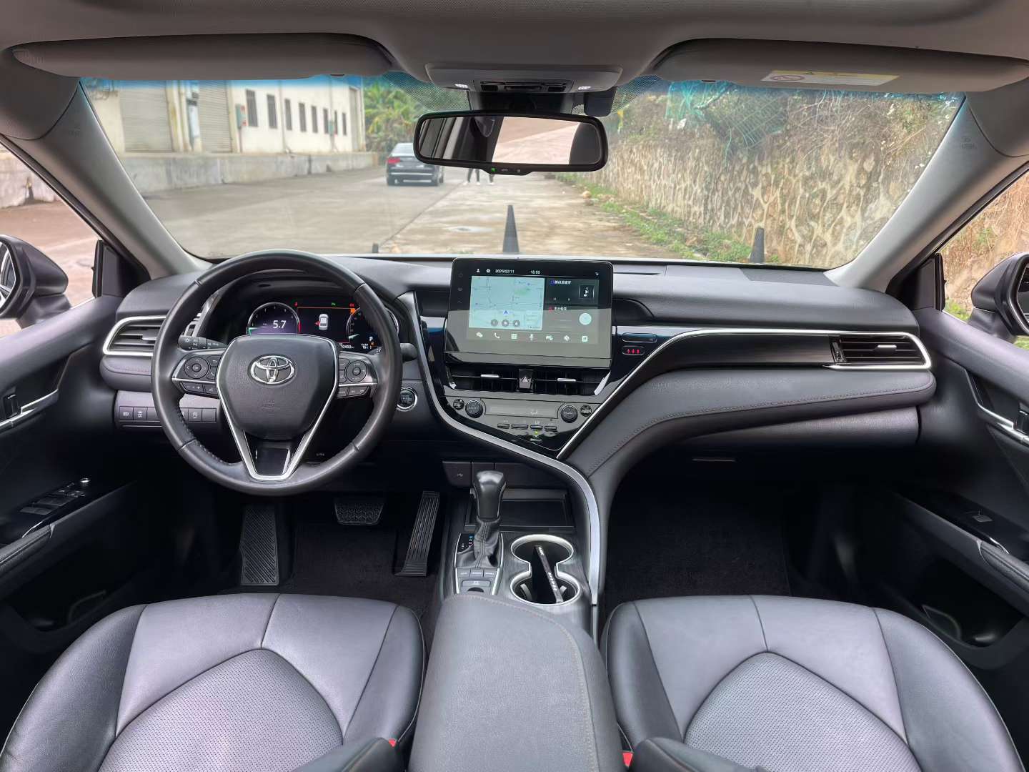 Toyota Camry 2021 2.5G Luxury 4