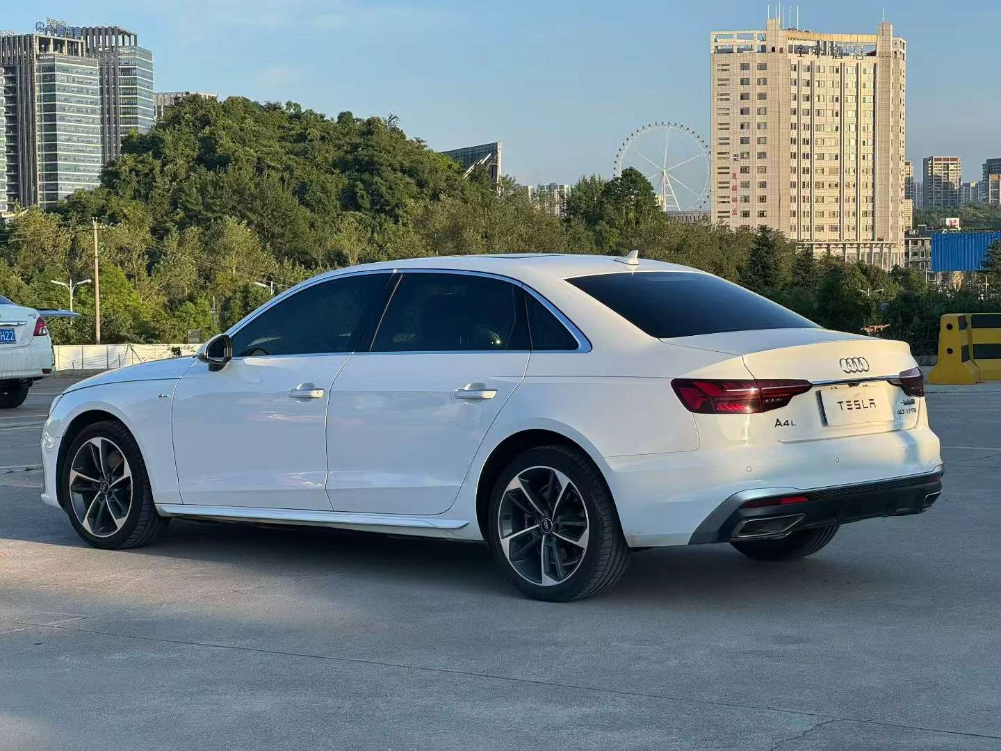 Audi A4L 2023 2.0T Automatic 9
