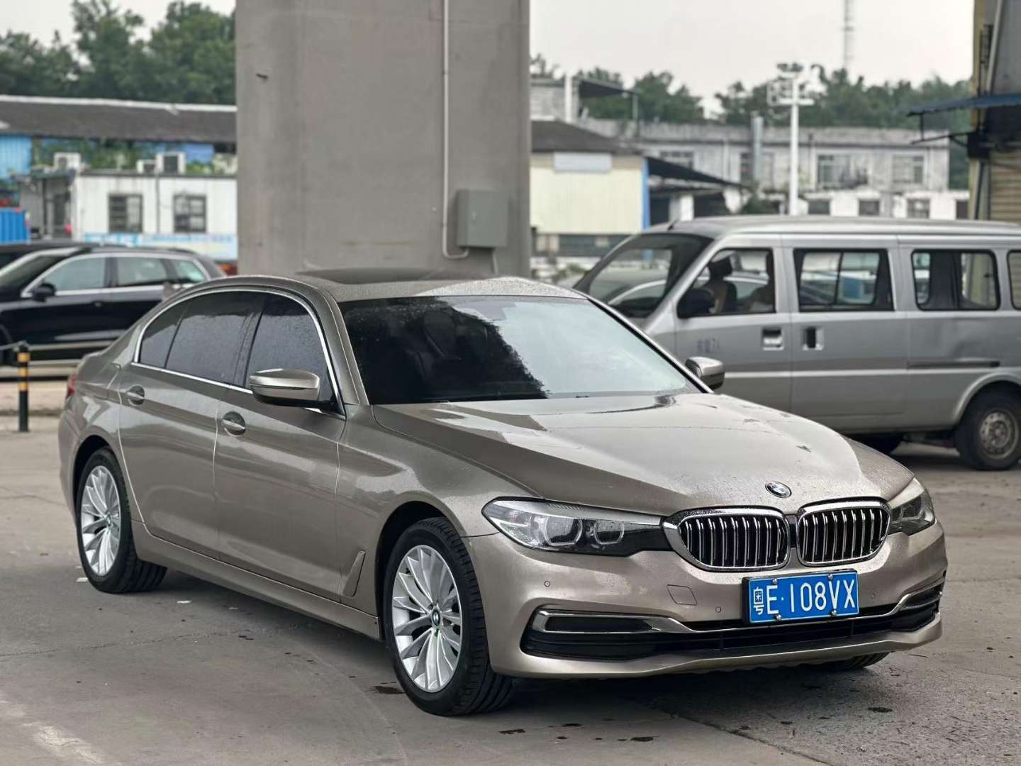 BMW 5 Series 2.0T Luxury Design Package 2