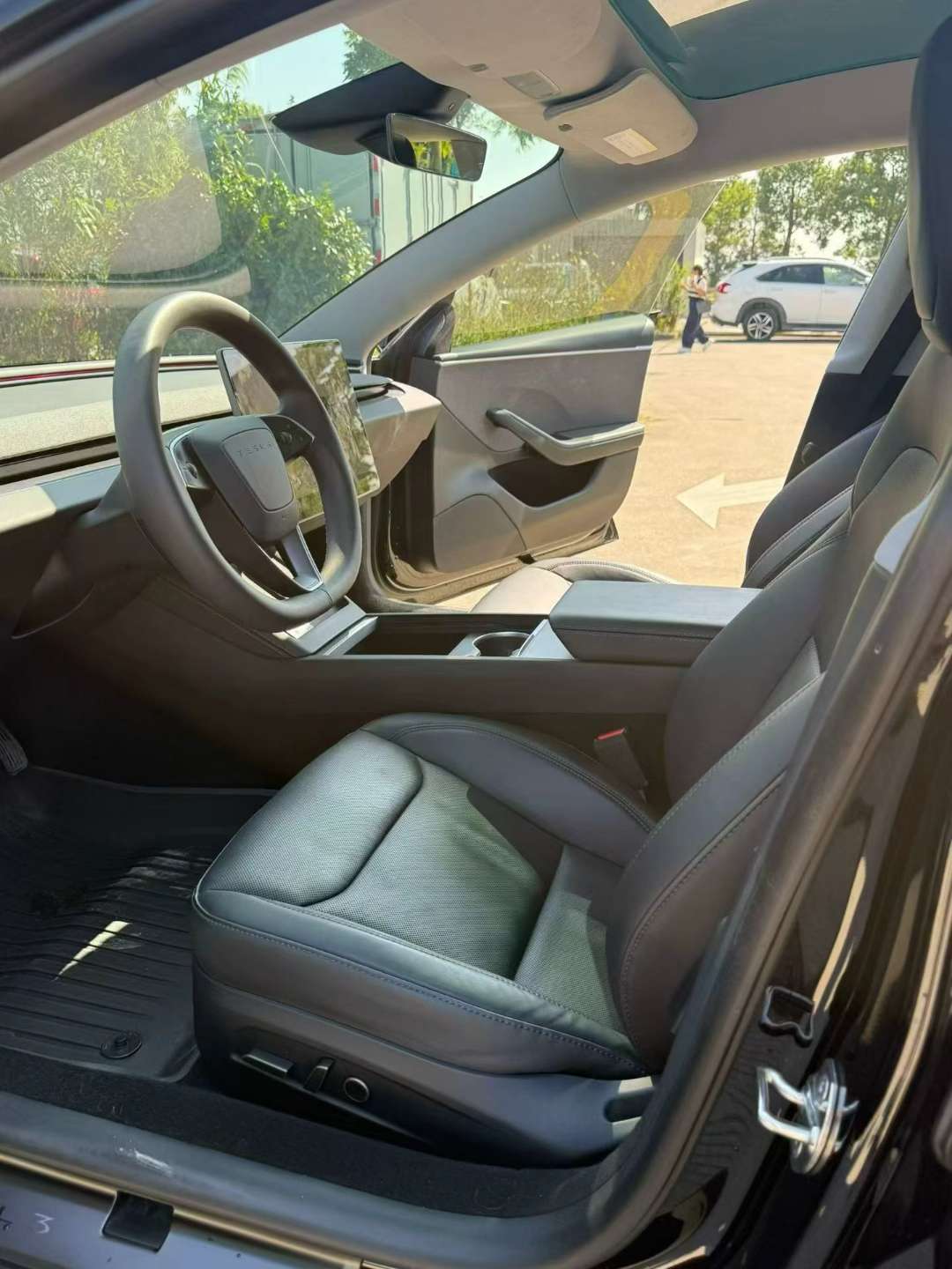 Tesla Model 3 7