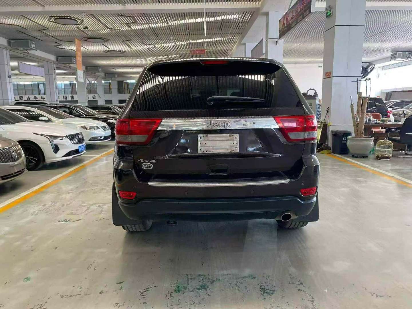 Jeep Grand Cherokee 2012 3.6L Automatic High Spec with Lift Kit 9