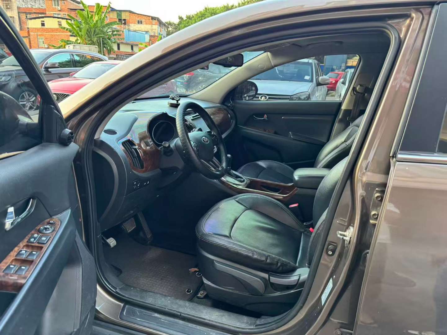 Kia Sportage 2.0L Automatic FWD GLS 8