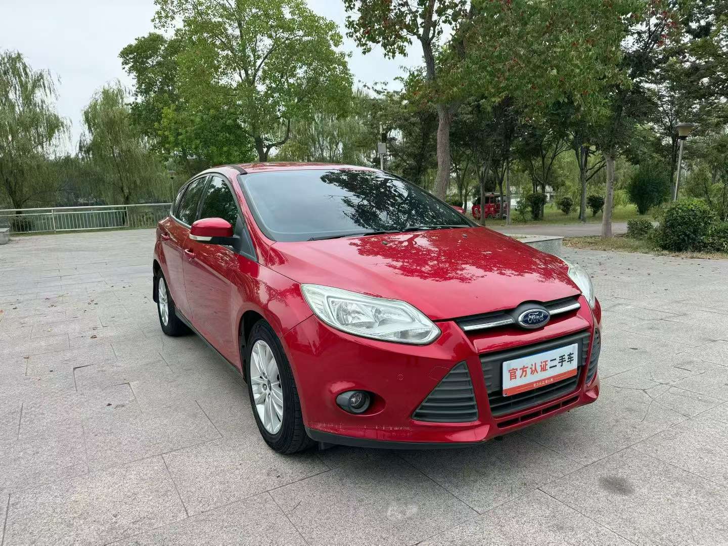 Ford Focus Focus 1.6L Automatic 3