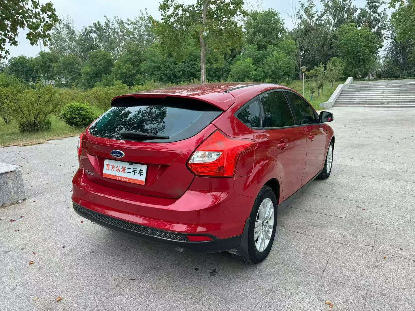 Ford Focus Focus 1.6L Automatic 9
