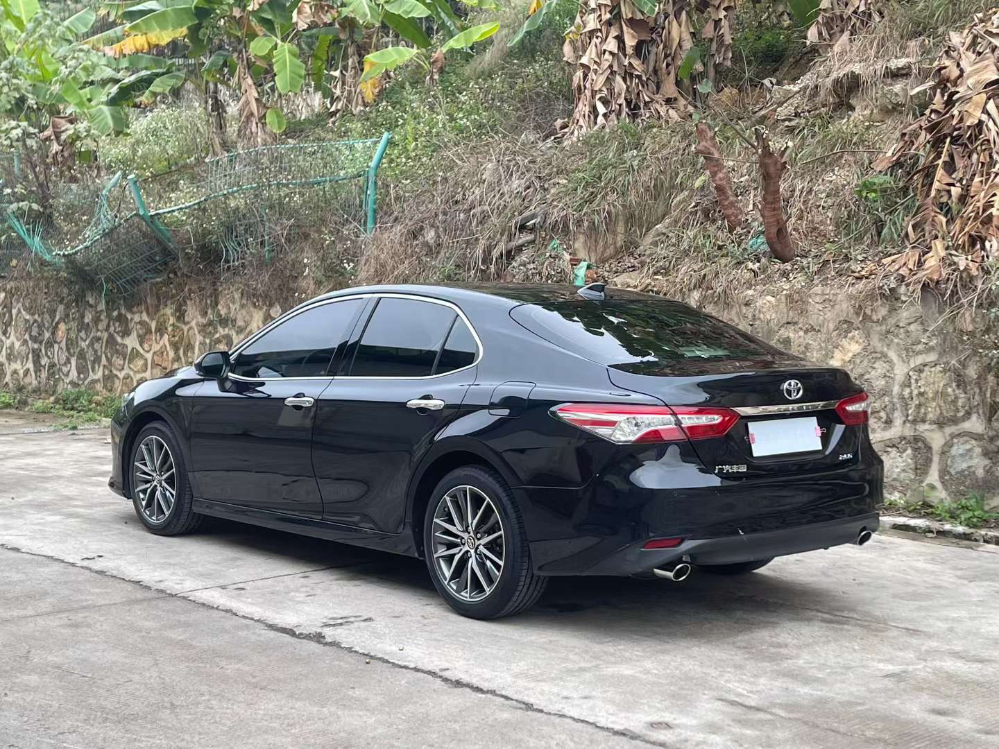 Toyota Camry 2021 2.5G Luxury 8