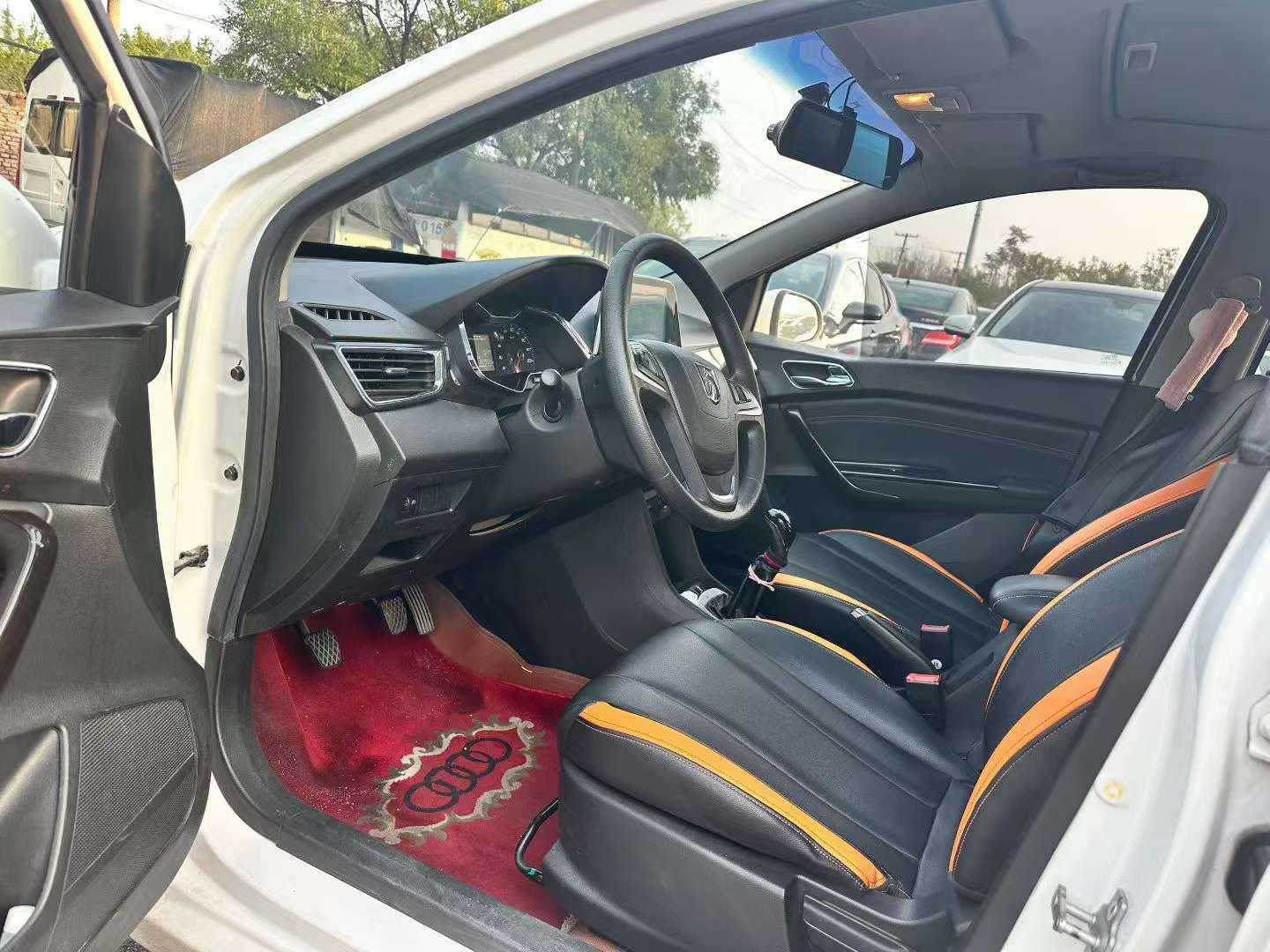 Baojun 310 2