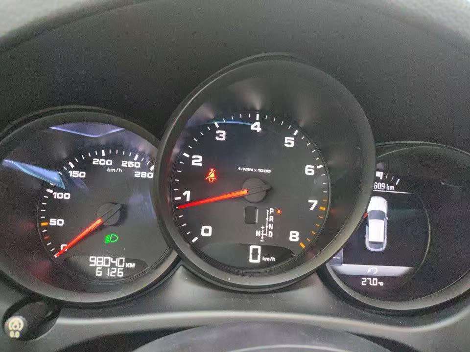 Porsche Macan 2.0T 7