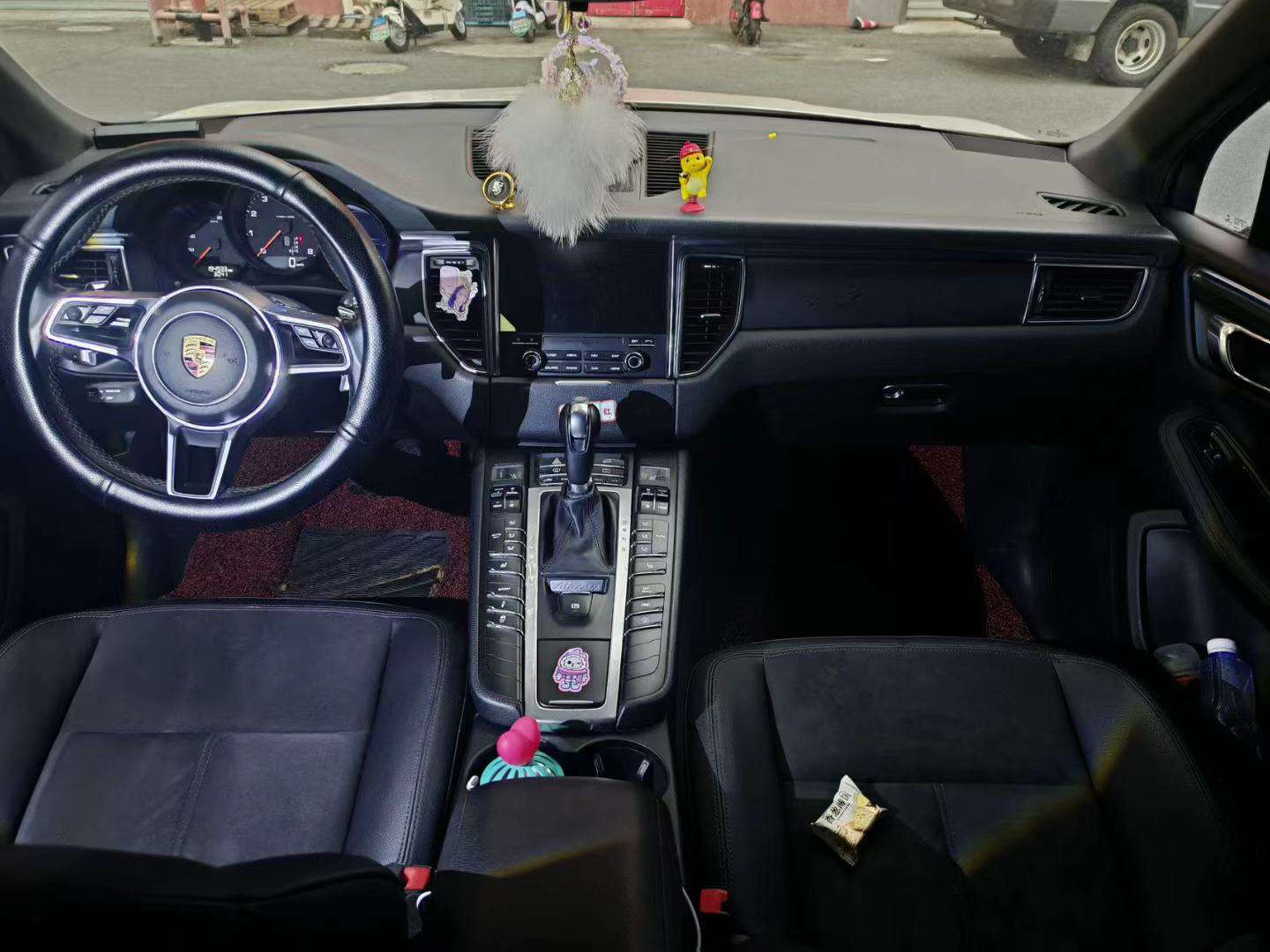 Porsche Macan 5