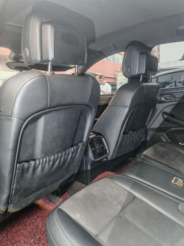Porsche Macan 6