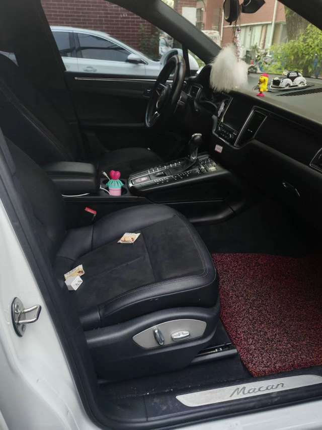 Porsche Macan 4