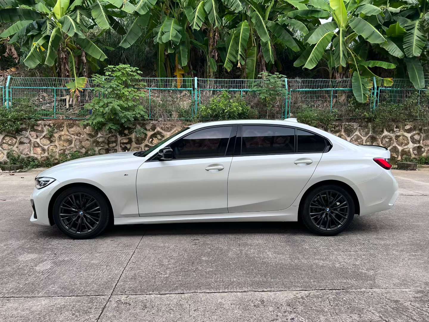 BMW 3 Series 2021 325Li M Sport Night Package 8