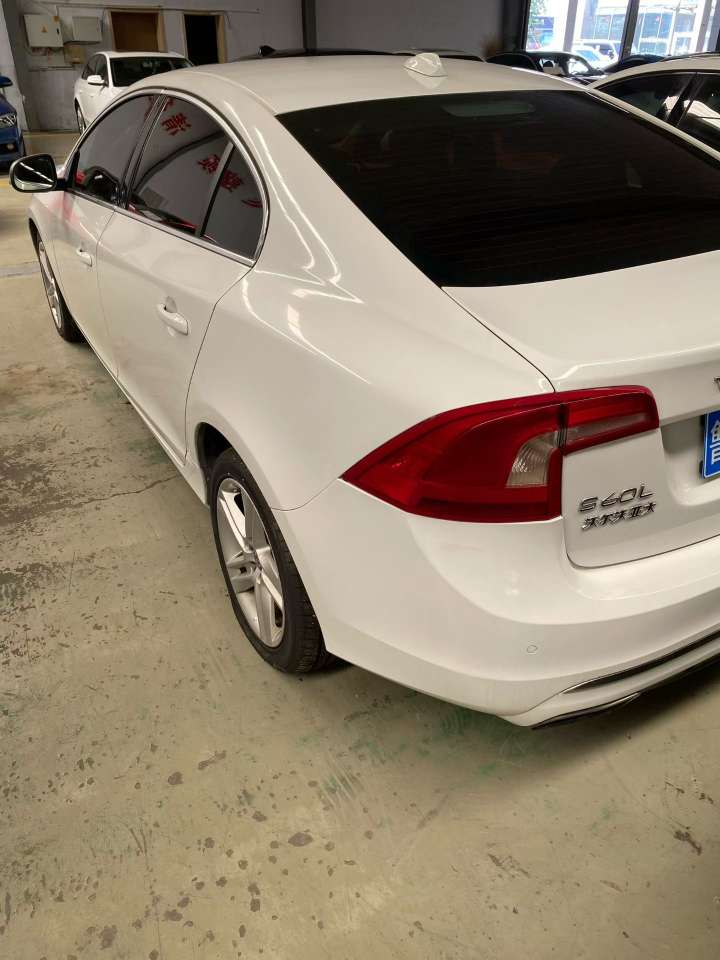 Volvo S60 2.0T High Trim 4