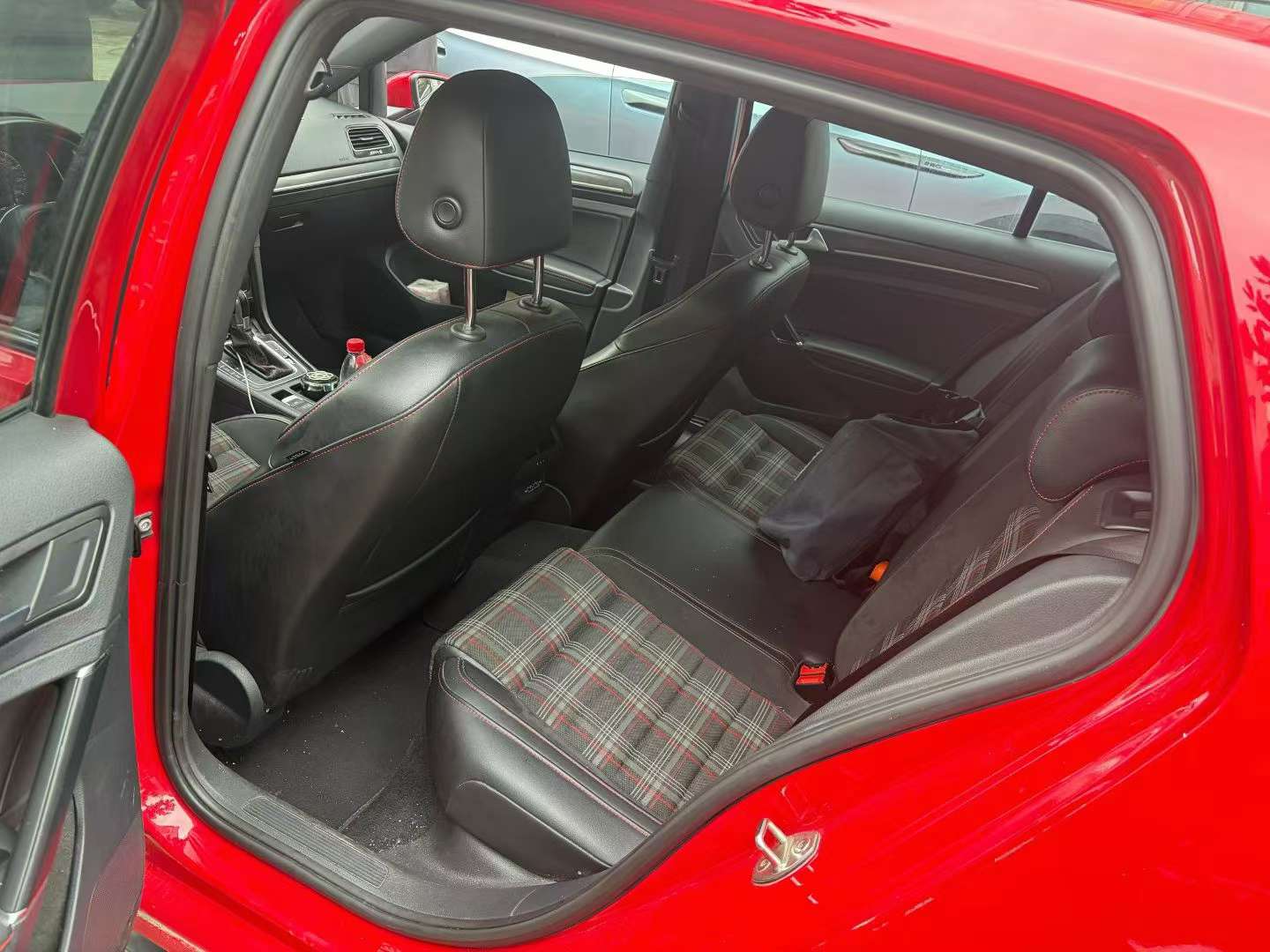 Volkswagen Golf 2019 2.0 Automatic Sunroof 3