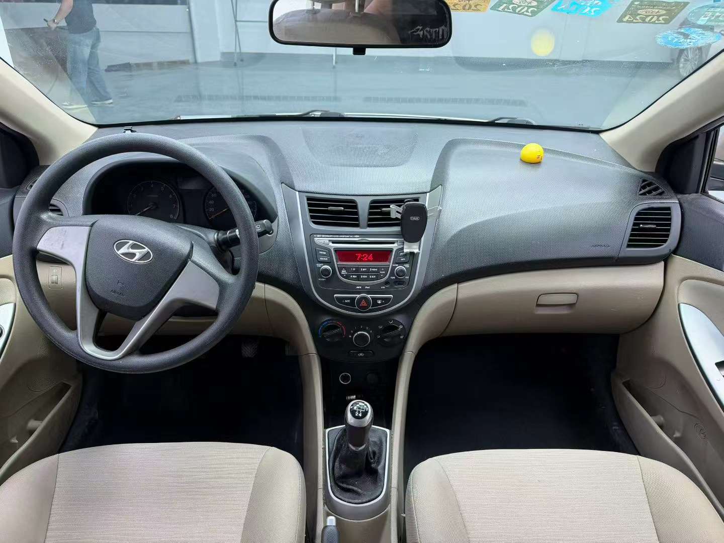 Hyundai Verna 1.4 8