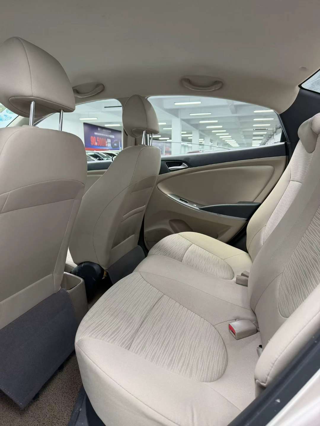Hyundai Verna 1.4 9
