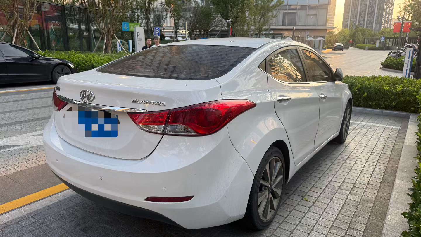 Hyundai Elantra 1.6L Automatic Limited 6