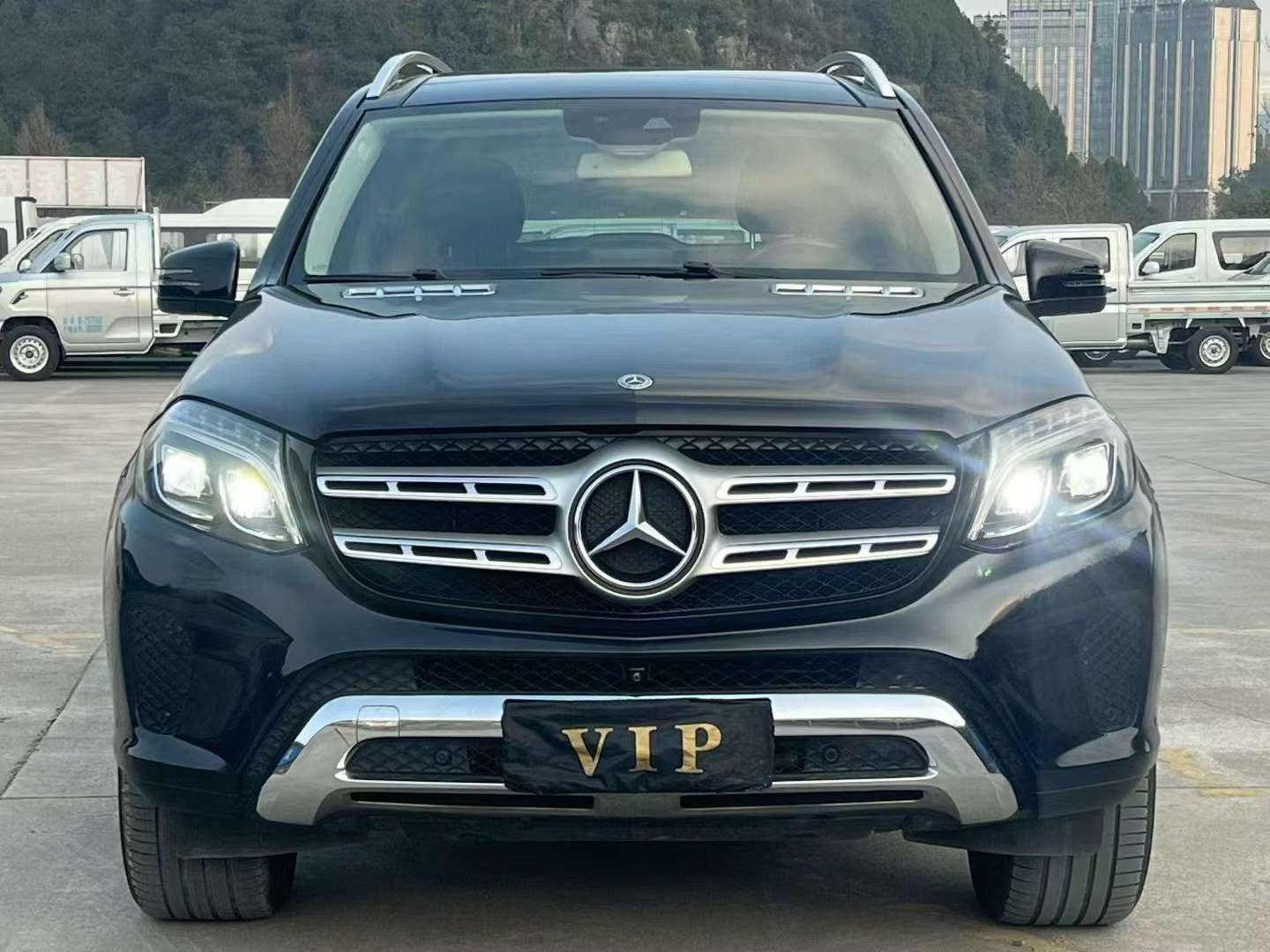 Mercedes-Benz GLS GLS320 7-Seat AWD Full-size SUV 2