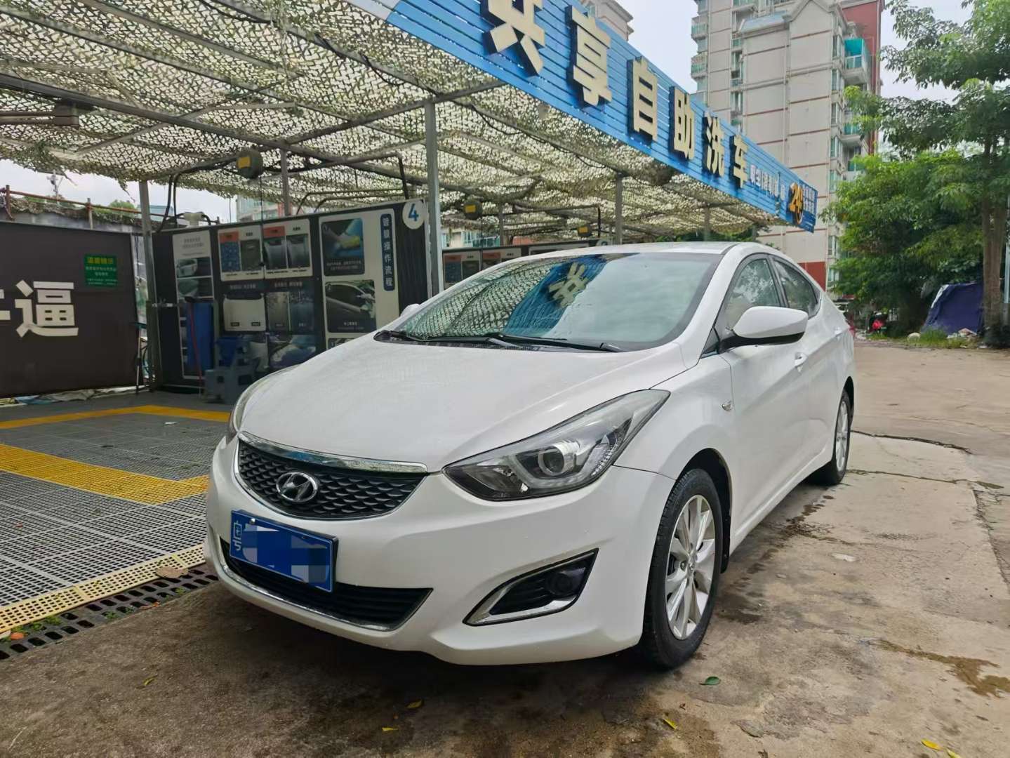 Hyundai Elantra 1.6L Automatic Smart Edition 2