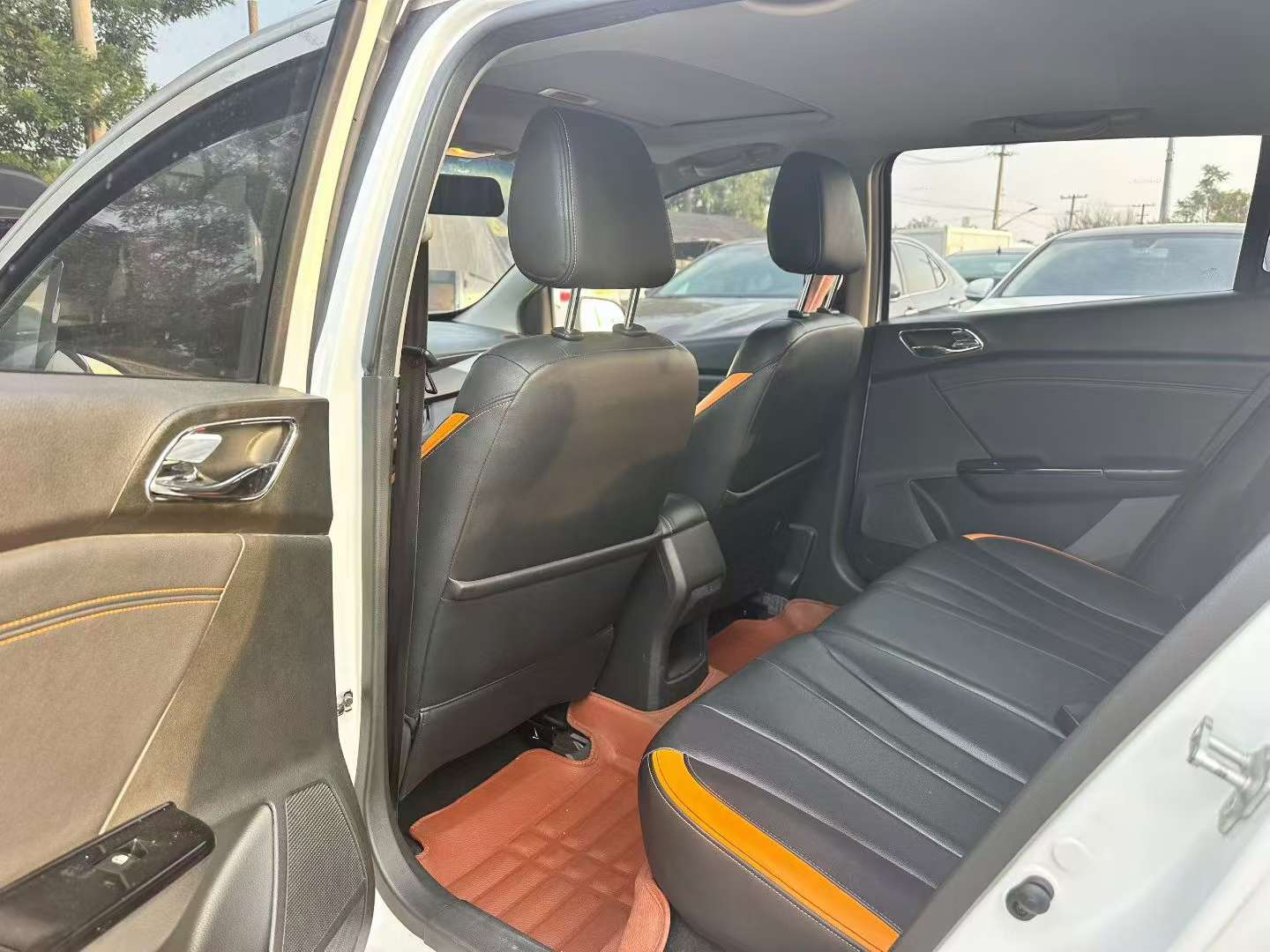 Baojun 310 3
