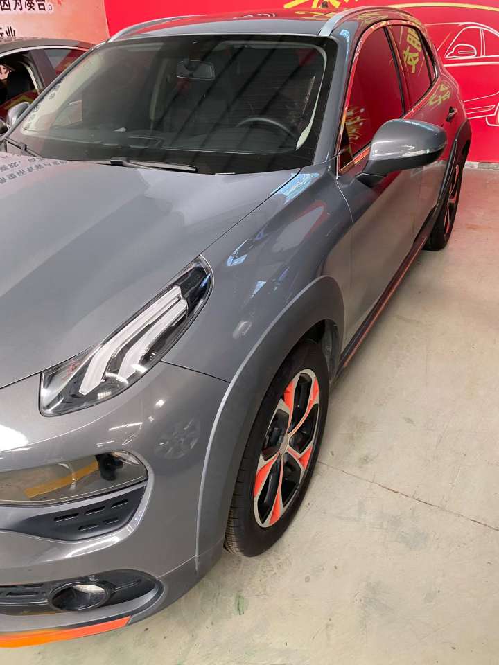 Lynk & Co 02 2.0T 3