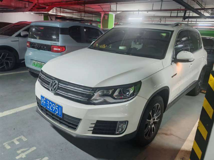 Volkswagen Tiguan 1.8T 4WD Luxury Edition