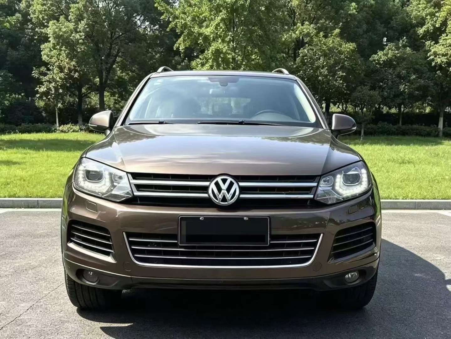 Volkswagen Touareg High Trim with Suspension Lift