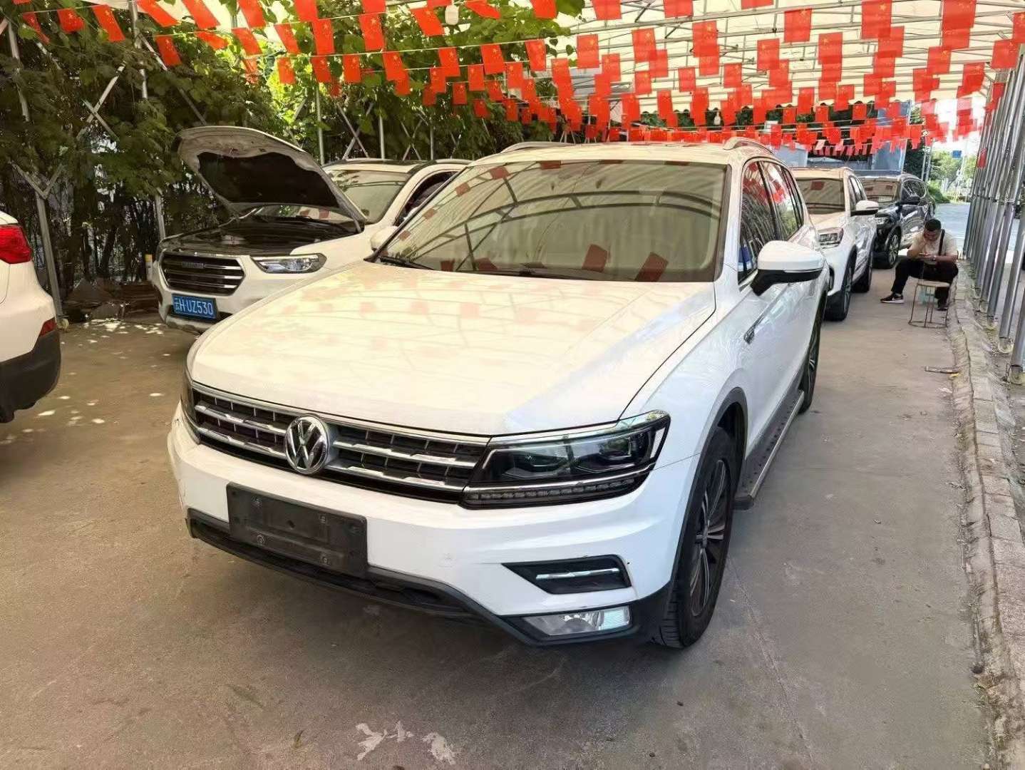 Volkswagen Tiguan L 2017 2.0T AWD 380 Flagship Edition 2