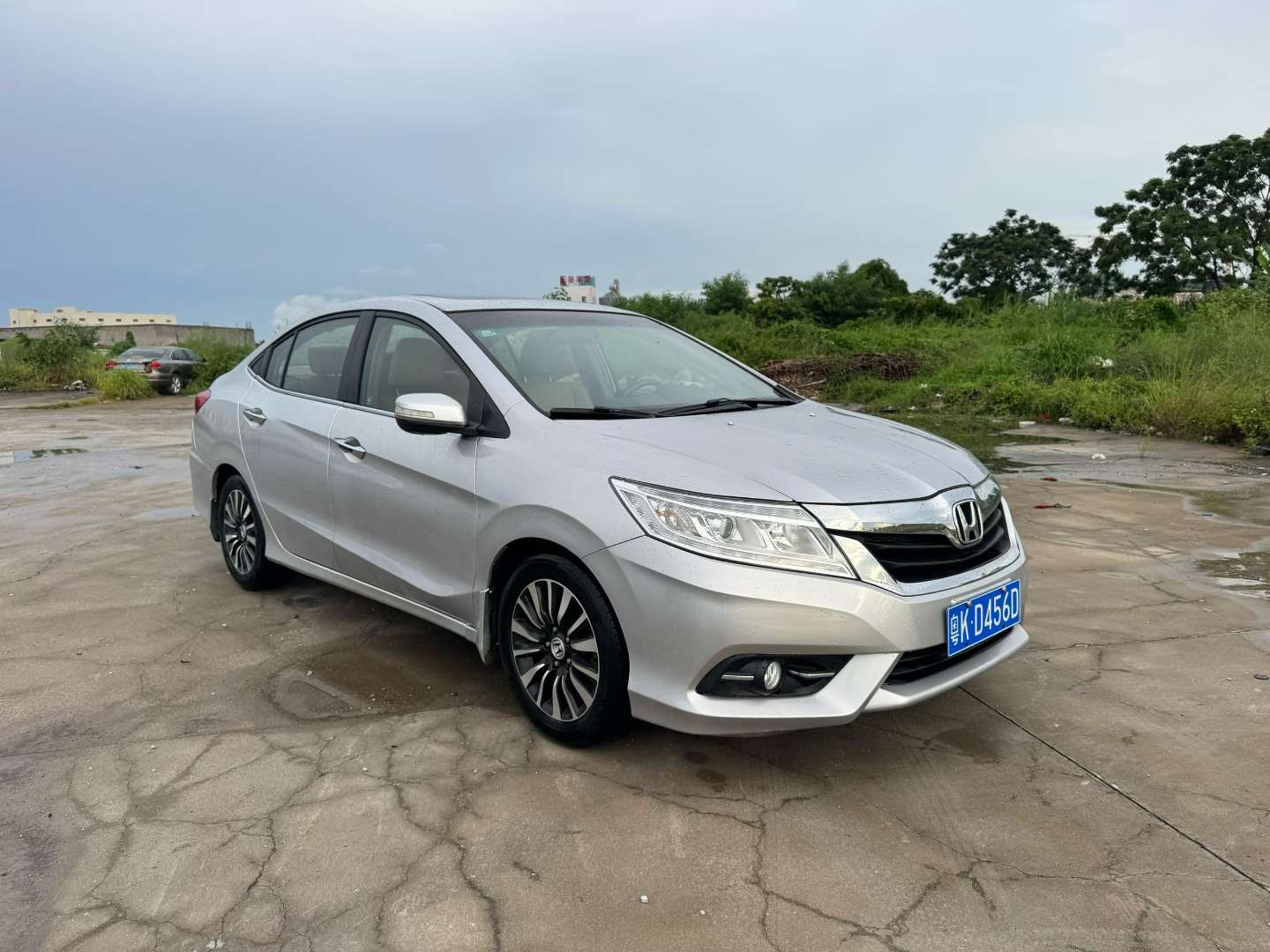 Honda Crider 1.8 Automatic Luxury Edition