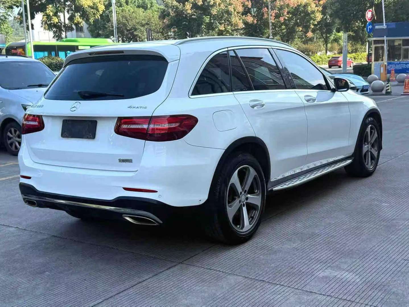 Mercedes-Benz GLC GLC300 2.0T Dynamic 3