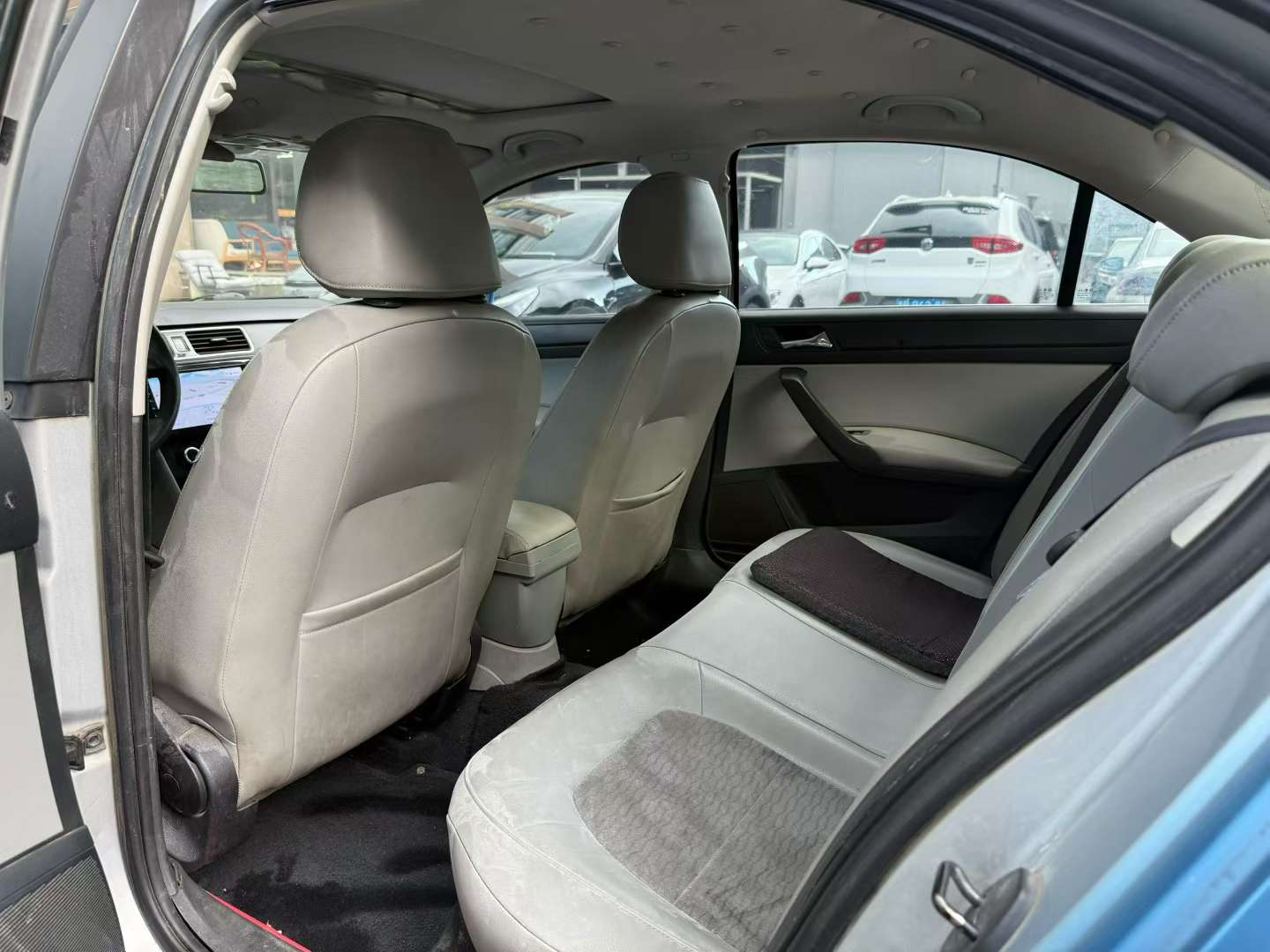 Skoda Rapid 1.6L Automatic Sunroof 5