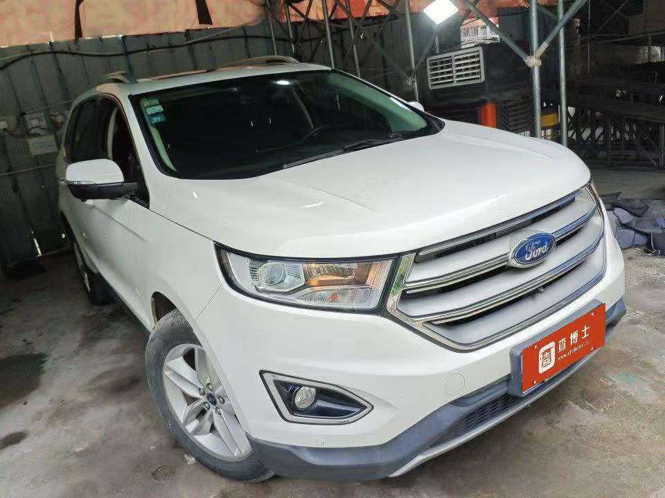 Ford Edge 2.0T 2WD Platinum Edition 2