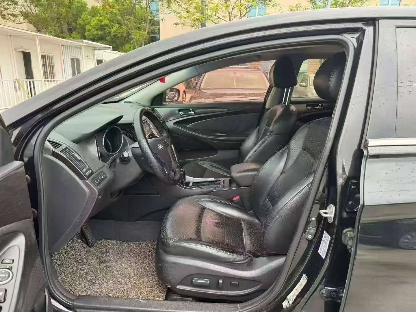 Hyundai Sonata VIII 2.0L Automatic Sunroof 4